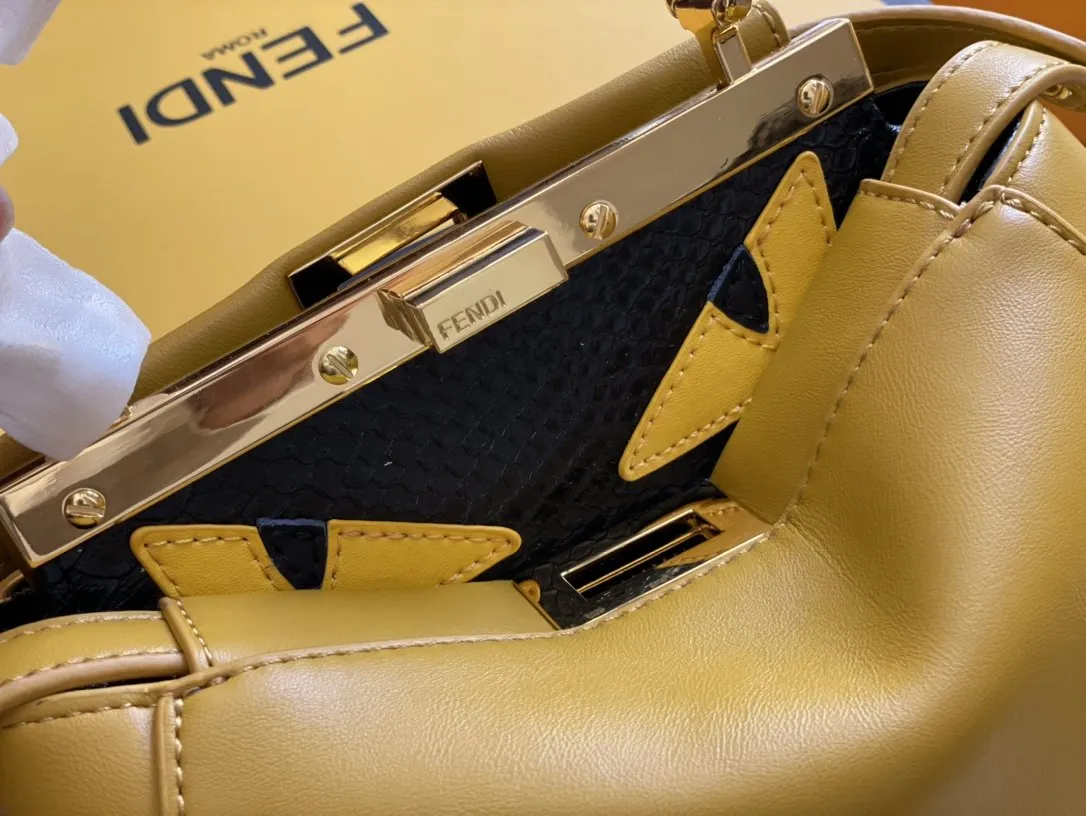 EN   Designer bags by Fendi 117