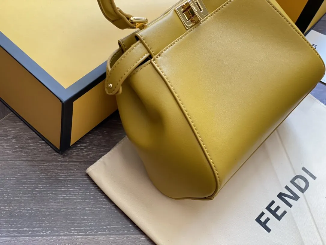 EN   Designer bags by Fendi 117