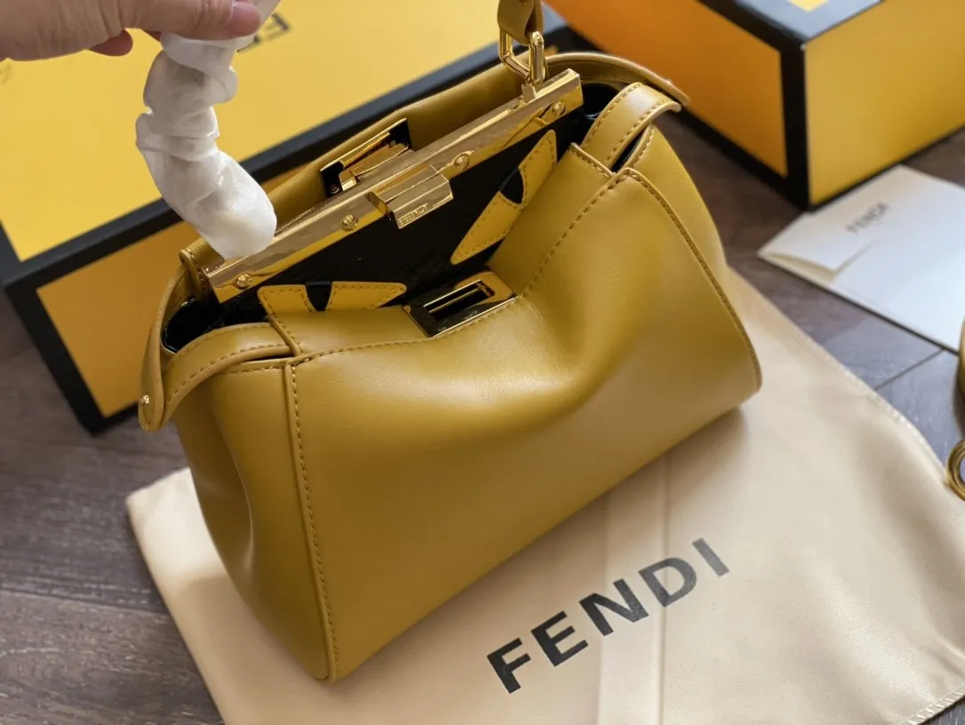 EN   Designer bags by Fendi 117
